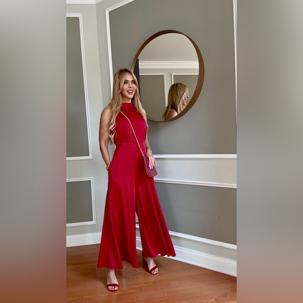 Sleeveless  Tied Jumpsuit with Pockets High Waist Wide Leg Pants for Women.